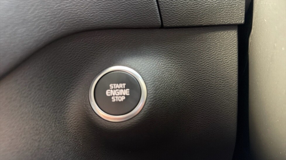 Used Volvo XC40 2024 for sale - 76556982: Photo 21