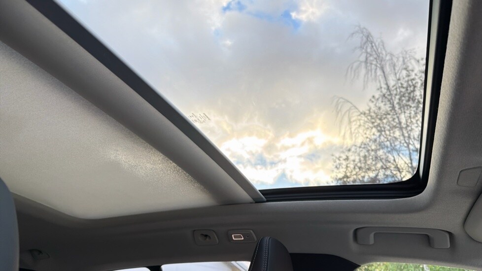 Used Volvo XC40 2024 for sale - 76556982: Photo 30