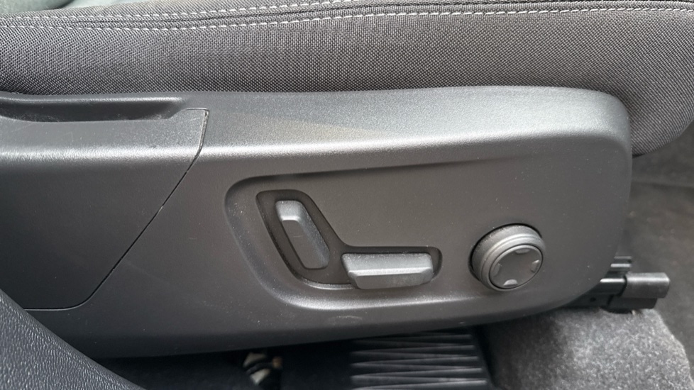 Used Volvo XC40 2023 for sale - 76874359: Photo 35