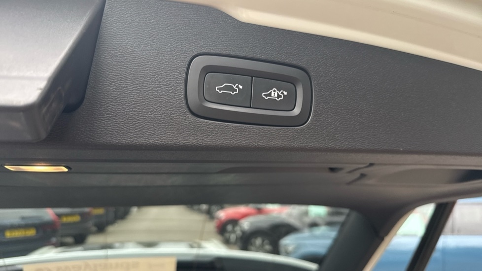 Used Volvo V60 2019 for sale - 76015040: Photo 15