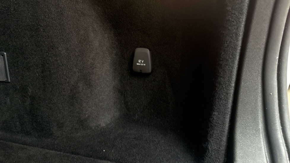 Used Volvo V60 2019 for sale - 76015040: Photo 17
