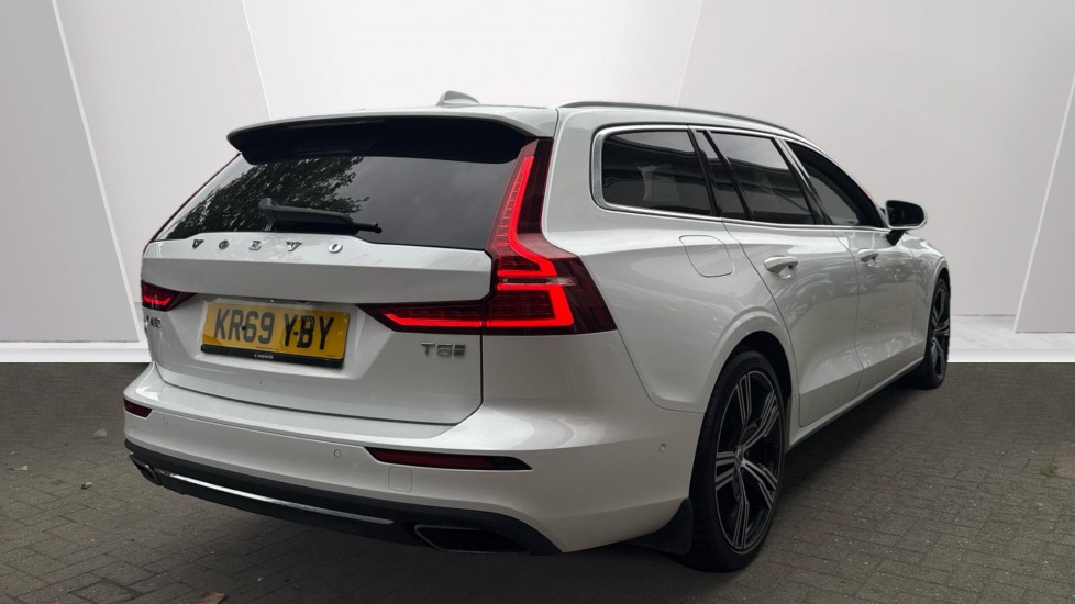Used Volvo V60 2019 for sale - 76015040: Photo 2