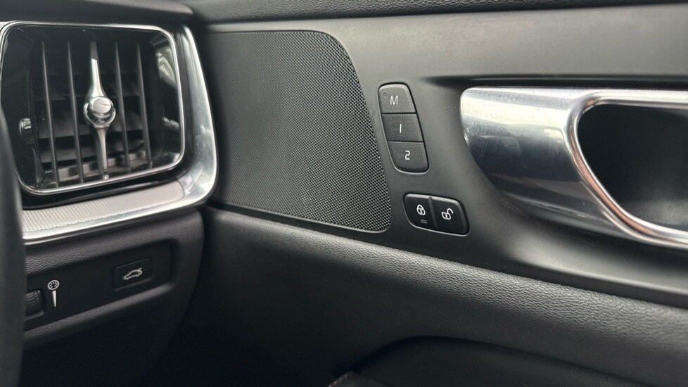 Used Volvo V60 2019 for sale - 76015040: Photo 31