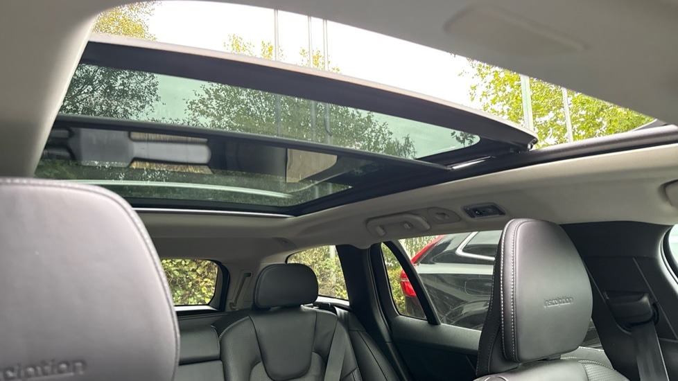 Used Volvo V60 2019 for sale - 76015040: Photo 36