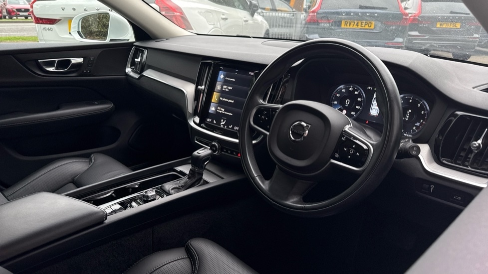Used Volvo V60 2019 for sale - 76015040: Photo 4
