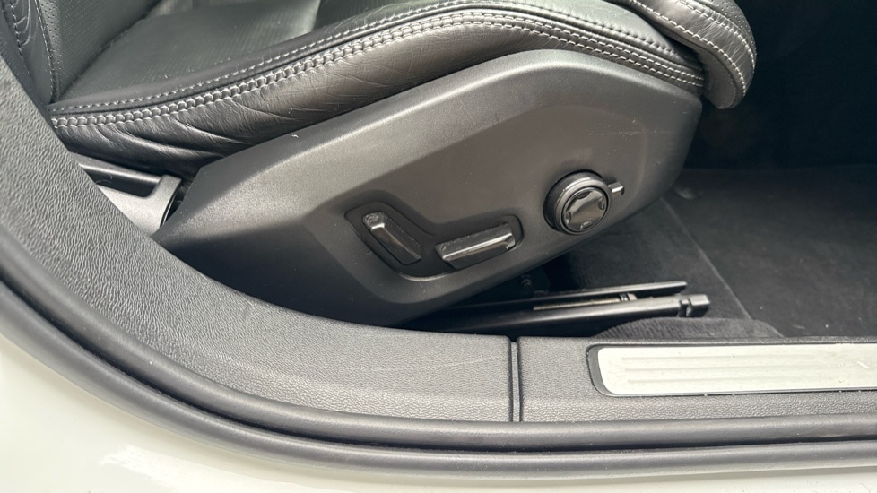 Used Volvo V60 2019 for sale - 76015040: Photo 44