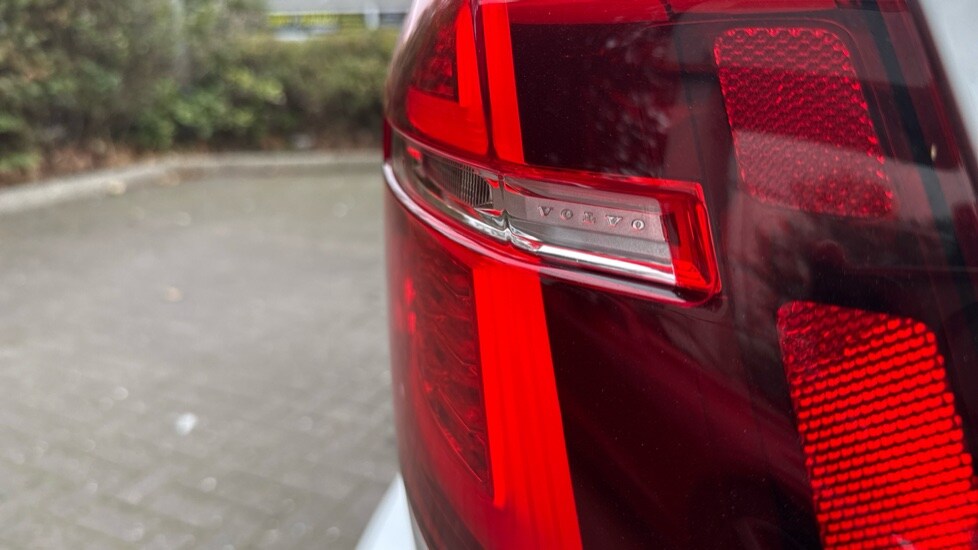 Used Volvo V60 2019 for sale - 76015040: Photo 46