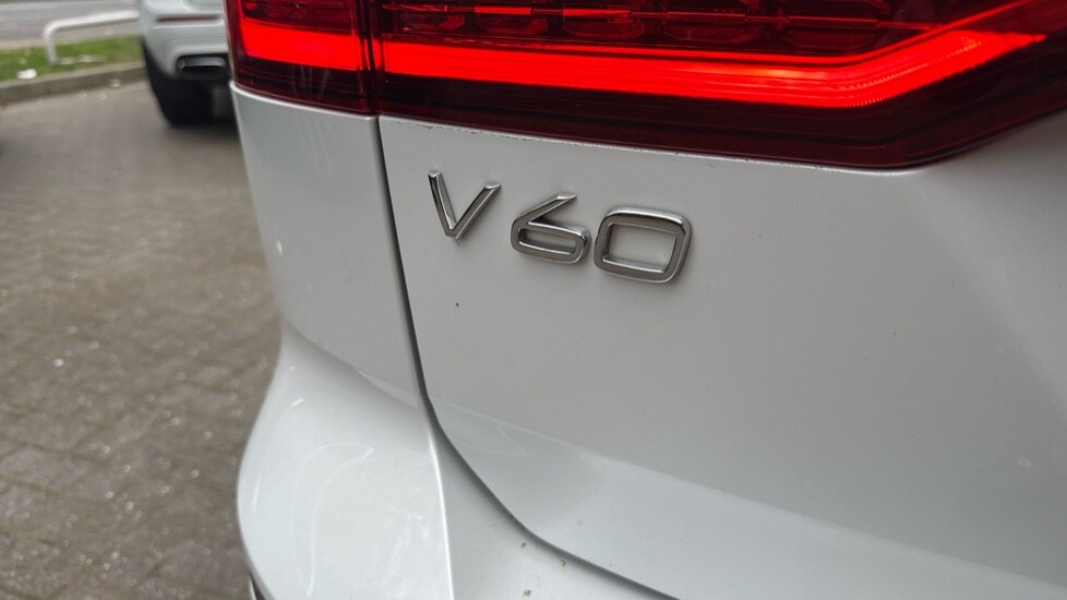 Used Volvo V60 2019 for sale - 76015040: Photo 48