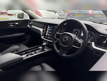 Used Volvo V60 2019 for sale - 76015040: Photo 4