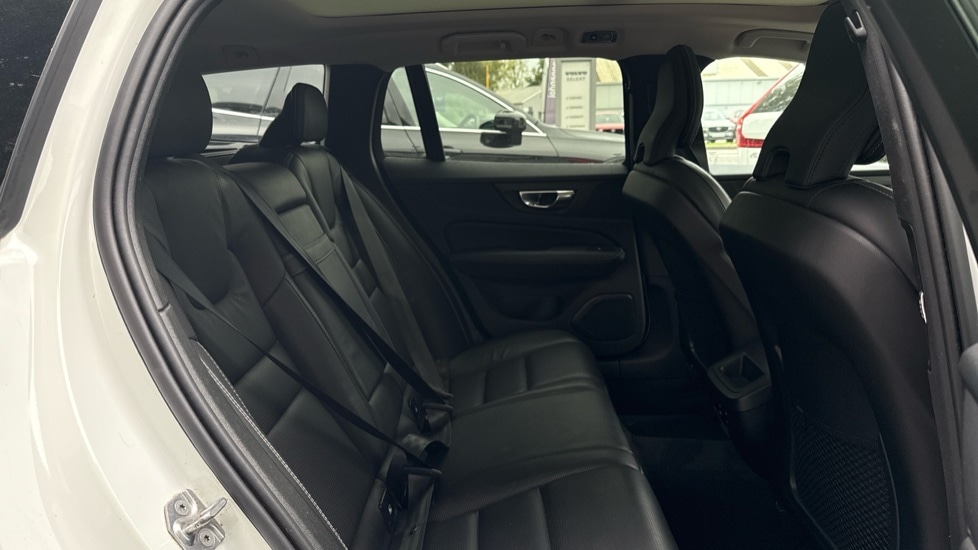 Used Volvo V60 2019 for sale - 76015040: Photo 6