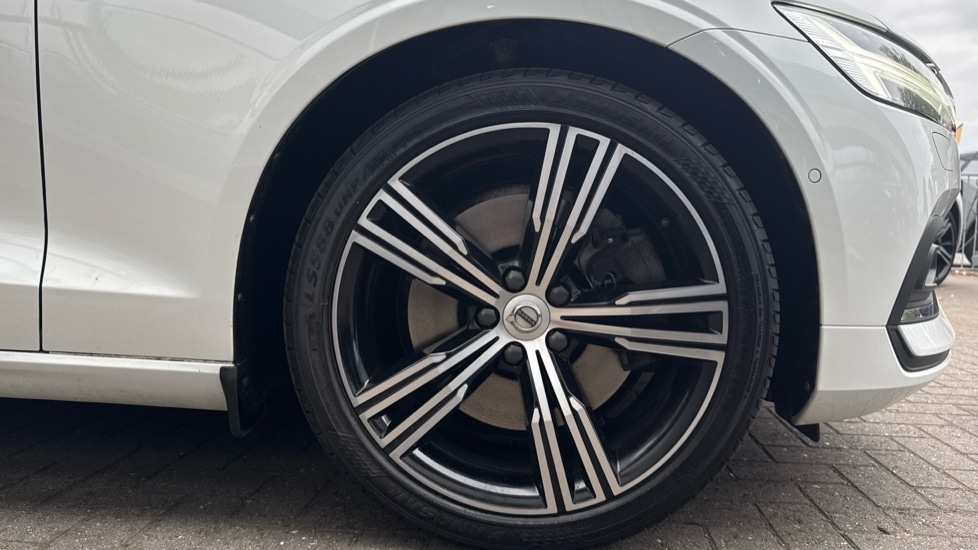 Used Volvo V60 2019 for sale - 76015040: Photo 9