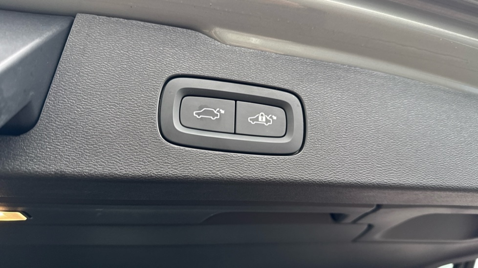 Used Volvo V60 2025 for sale - 77531982: Photo 18