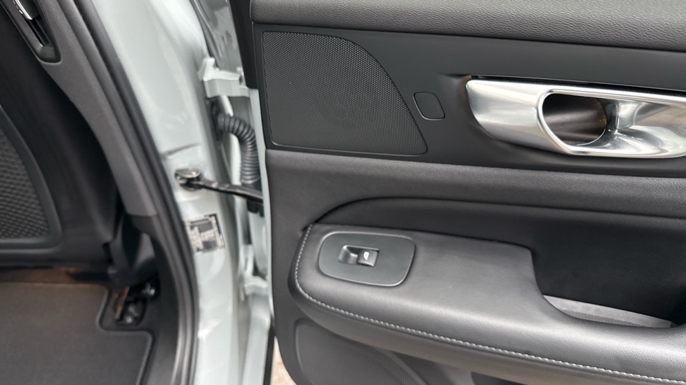 Used Volvo V60 2025 for sale - 77531982: Photo 28
