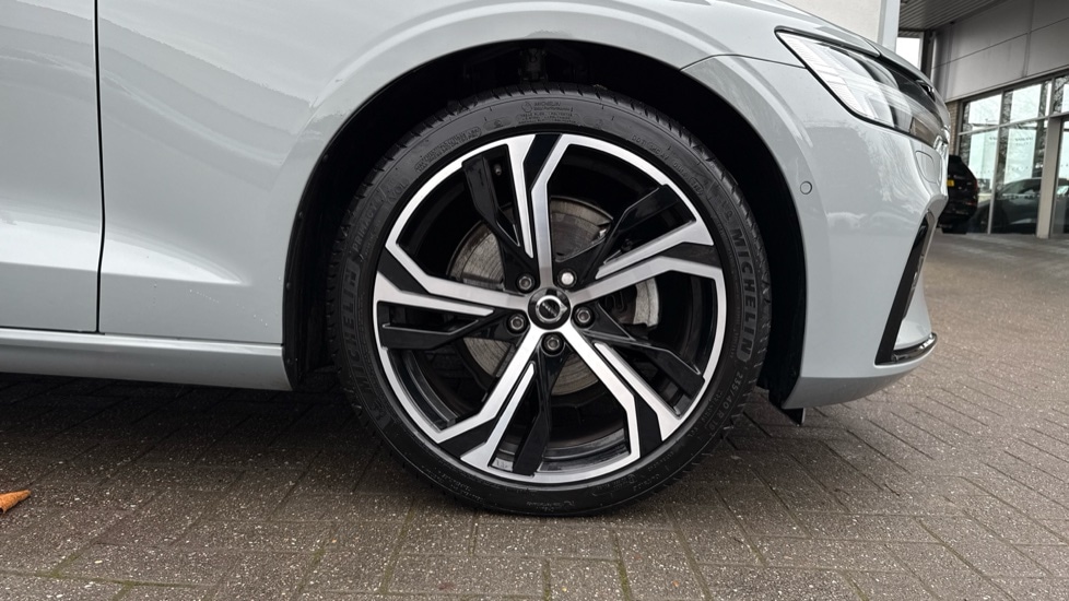 Used Volvo V60 2025 for sale - 77531982: Photo 9