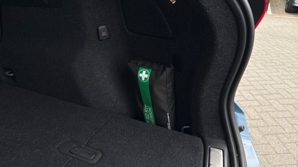 Used Volvo XC40 2025 for sale - 77388974: Photo 47