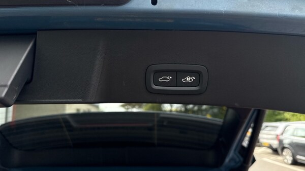 Used Volvo XC40 2024 for sale - 75796841: Photo 43
