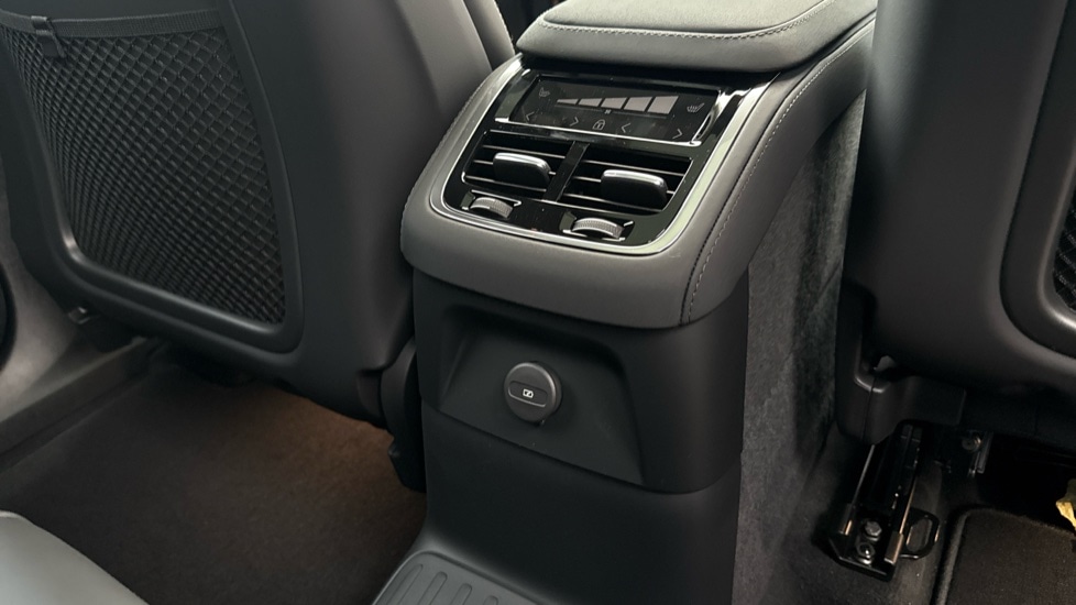 Used Volvo XC90 2025 for sale - 77326295: Photo 30