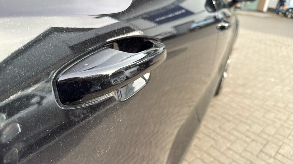 Used Volvo XC40 2024 for sale - 76587079: Photo 35