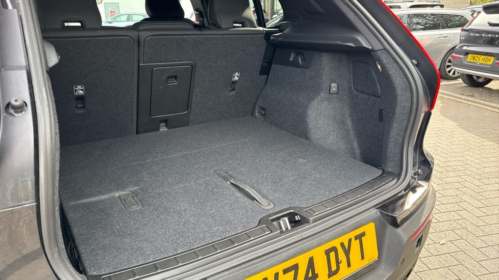 Used Volvo XC40 2024 for sale - 76587079: Photo 40