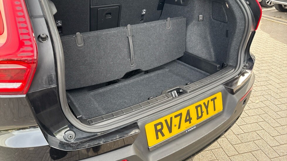 Used Volvo XC40 2024 for sale - 76587079: Photo 43