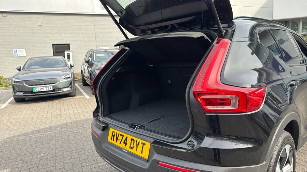 Used Volvo XC40 2024 for sale - 76587079: Photo 45