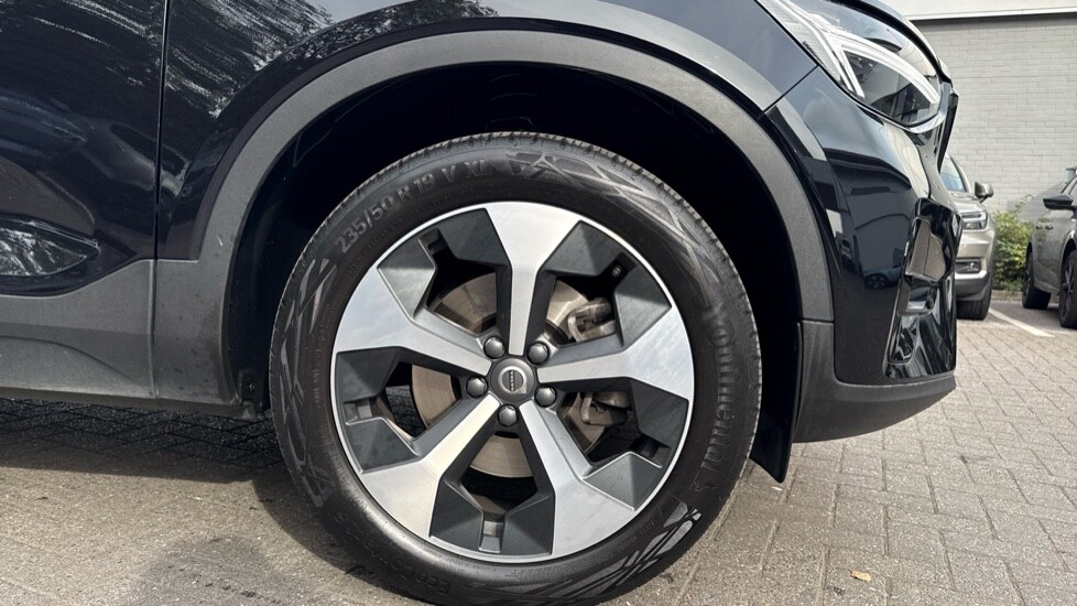 Used Volvo XC40 2024 for sale - 76587079: Photo 9