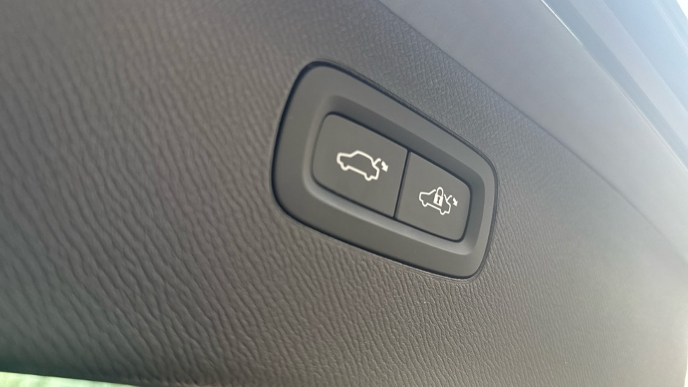 Used Volvo XC90 2023 for sale - 77981169: Photo 16