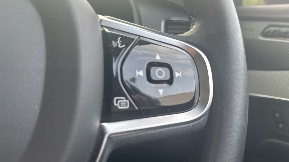 Used Volvo XC90 2023 for sale - 77981169: Photo 42