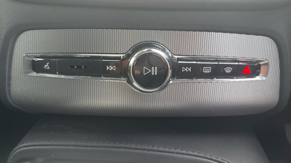 Used Volvo XC90 2023 for sale - 77981169: Photo 57