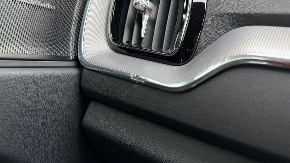 Used Volvo XC60 2022 for sale - 77293358: Photo 35