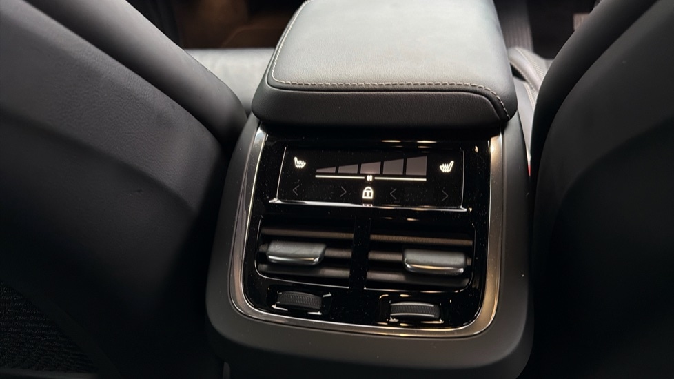 Used Volvo XC60 2022 for sale - 77293358: Photo 40