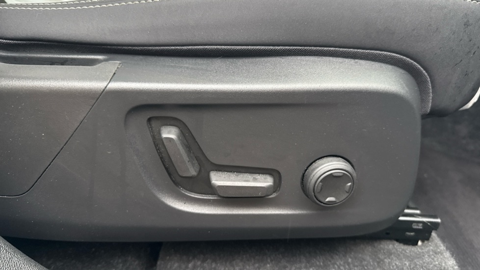 Used Volvo XC40 2022 for sale - 76580151: Photo 34