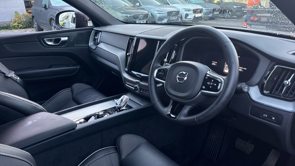 Used Volvo XC60 2025 for sale - 77565440: Photo 4