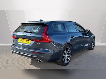 Used Volvo V60 2021 for sale - 76241710: Photo