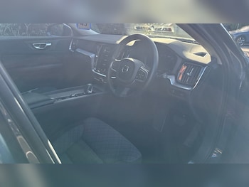 Used Volvo V60 2021 for sale - 76241710: Photo