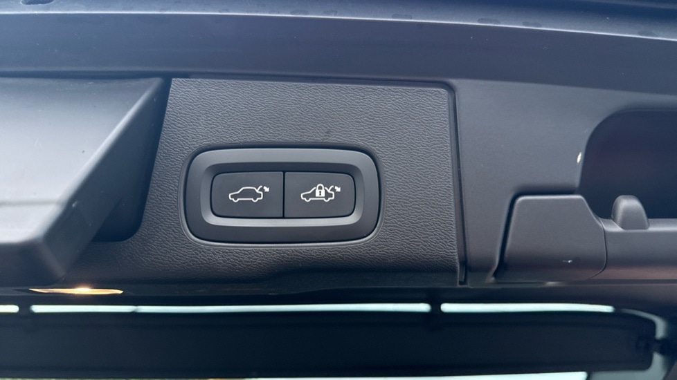 Used Volvo XC60 2023 for sale - 76515030: Photo 18