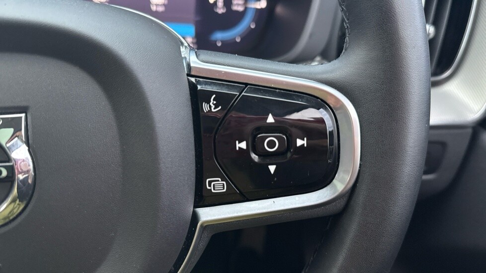 Used Volvo XC60 2023 for sale - 76515030: Photo 21