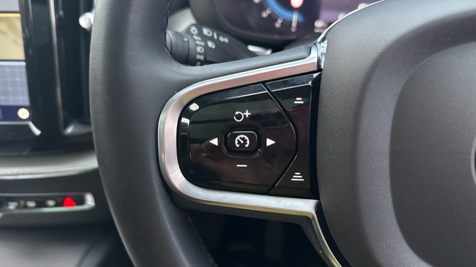 Used Volvo XC60 2023 for sale - 76515030: Photo 22