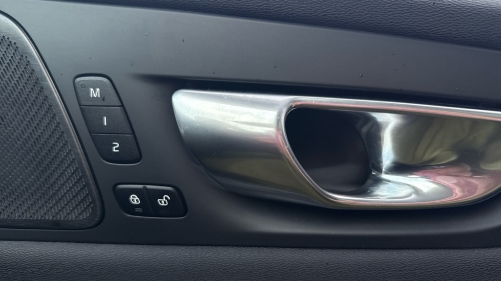 Used Volvo XC60 2023 for sale - 76515030: Photo 27