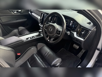 Used Volvo V60 2019 for sale - 76375553: Photo