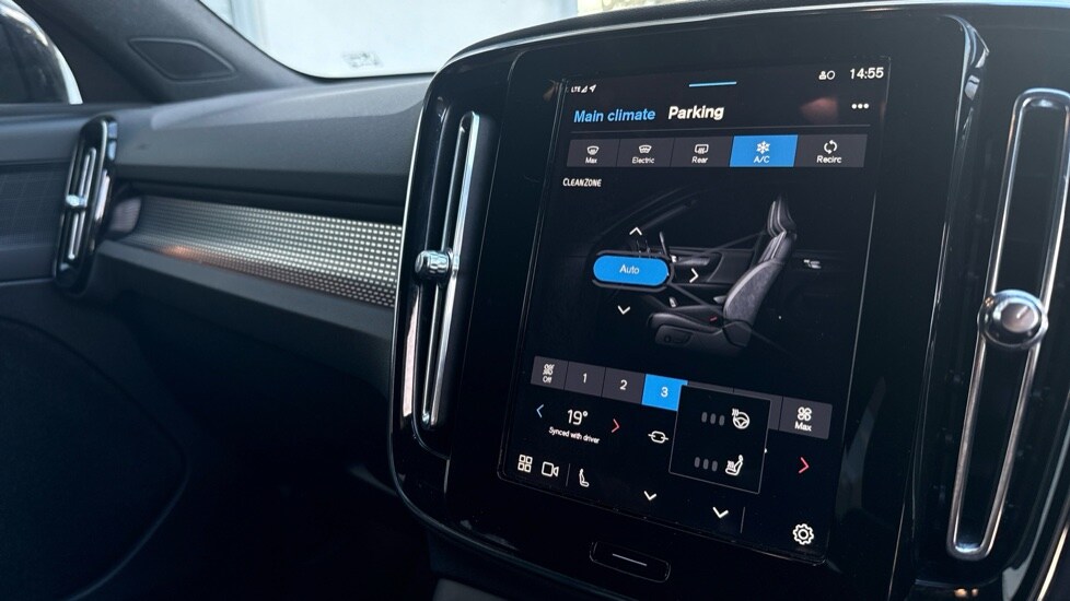 Used Volvo XC40 2024 for sale - 75921946: Photo 17