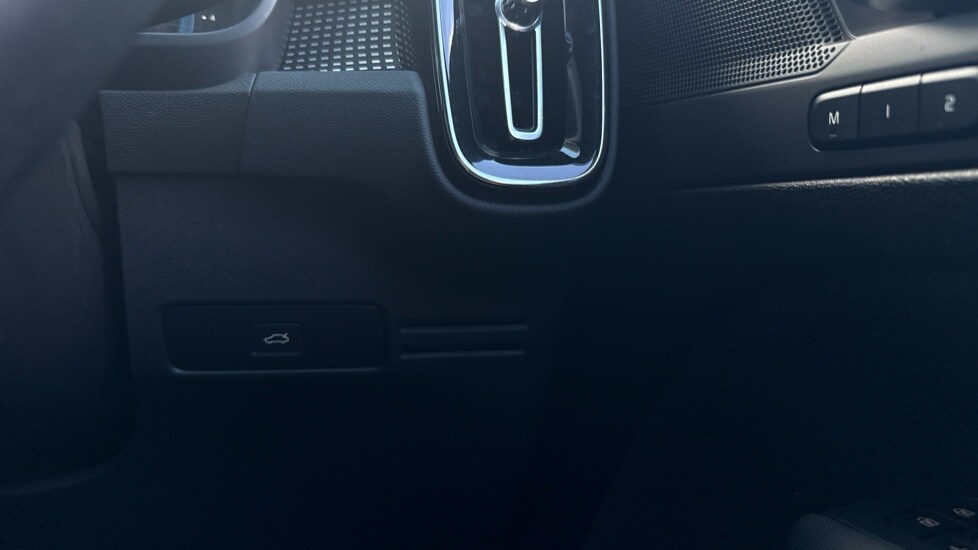 Used Volvo XC40 2024 for sale - 75921946: Photo 28