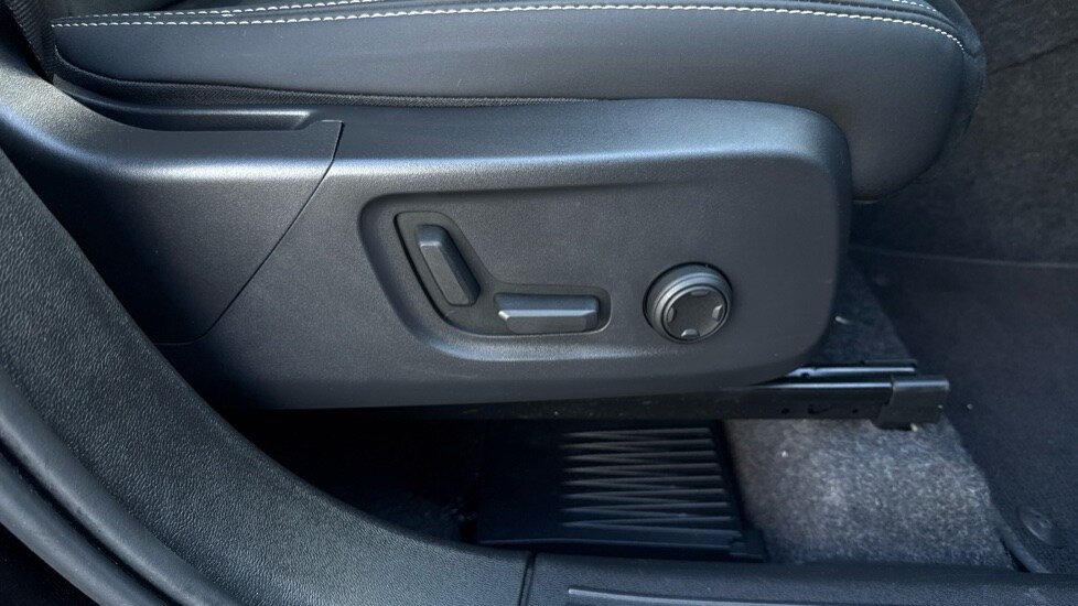 Used Volvo XC40 2024 for sale - 75921946: Photo 31