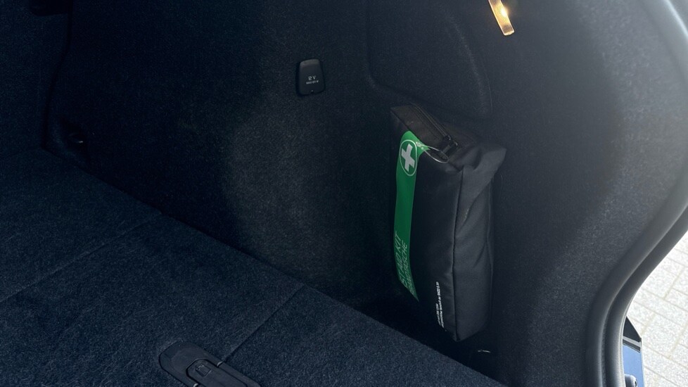 Used Volvo XC40 2024 for sale - 75921946: Photo 36