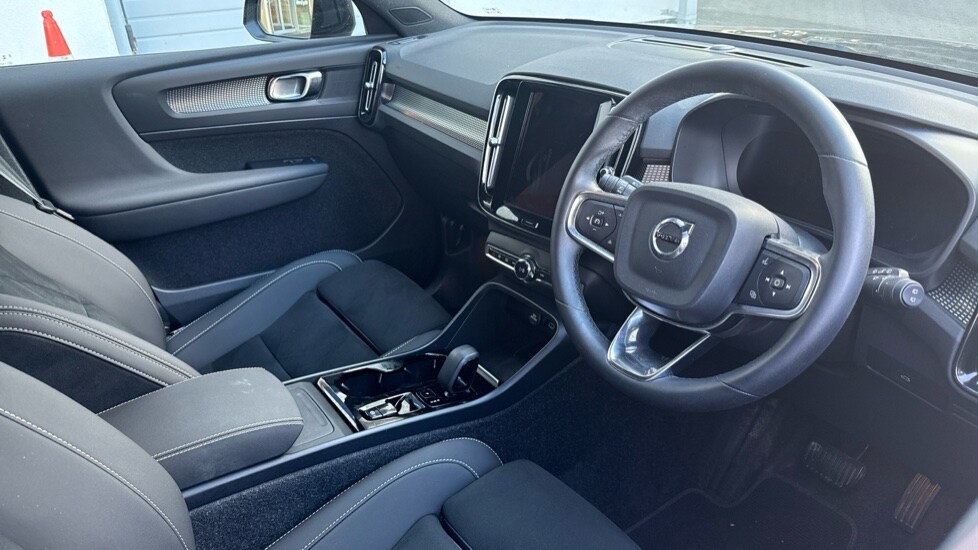 Used Volvo XC40 2024 for sale - 75921946: Photo 4