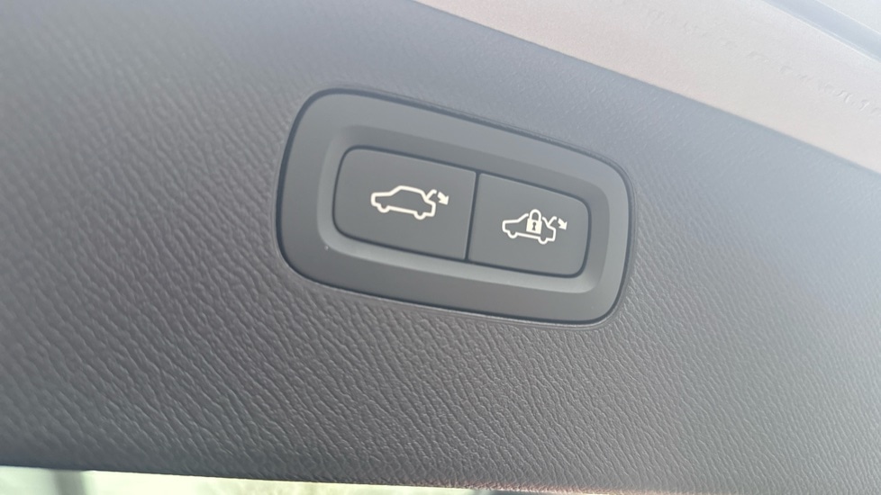 Used Volvo XC90 2025 for sale - 77067793: Photo 17