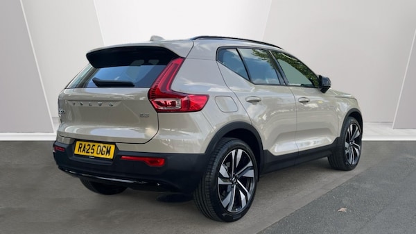 Used Volvo XC40 2025 for sale - 75526779: Photo 2
