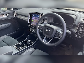 Used Volvo XC40 2025 for sale - 75526779: Photo