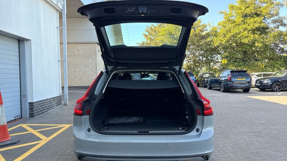 Used Volvo V90 2025 for sale - 76015217: Photo 13