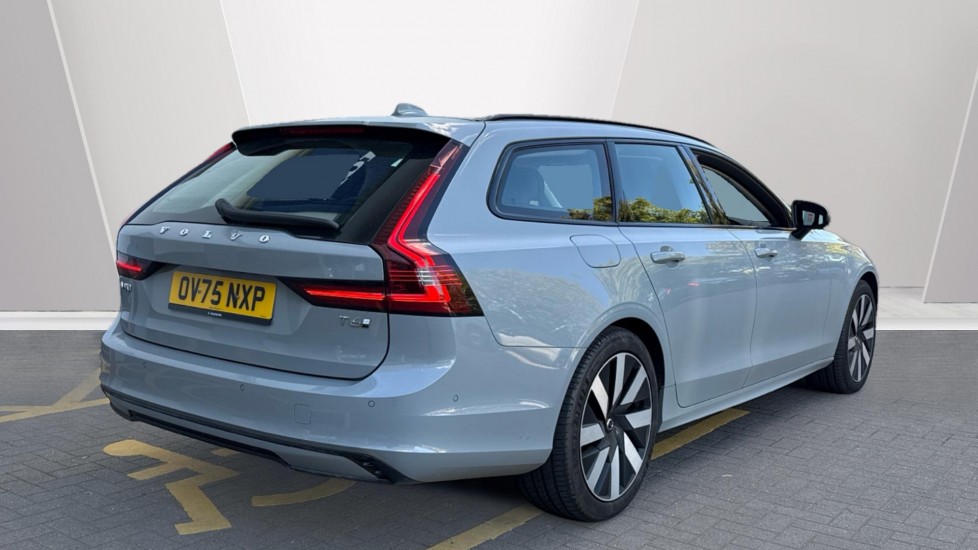 Used Volvo V90 2025 for sale - 76015217: Photo 2